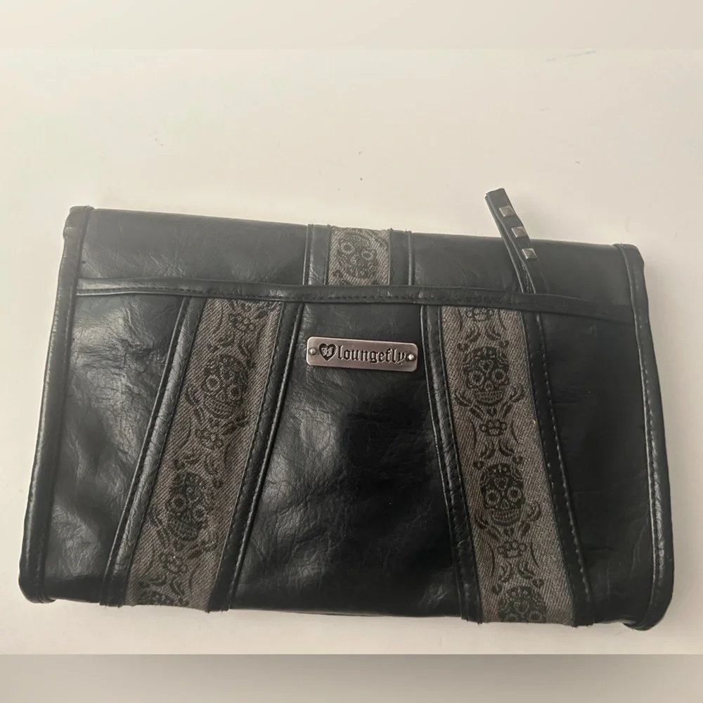 Loungefly Sugar Skull Clutch